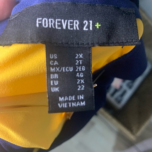 Plus size 2X side neck tie, muscle look; yellow and navy blue, Forever 21. NWT - Picture 7 of 8